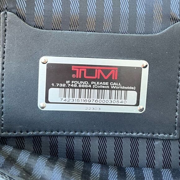 TUMI Alpha Duffle Bag/Classic Travel Carry on 223D3 - Picture 5 of 9